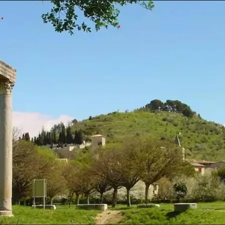 Provençale Avec Jardin Et Parking Pour 4 Personnes Près Du Centre De - Fr-1-822-17 Hébergement de vacances *