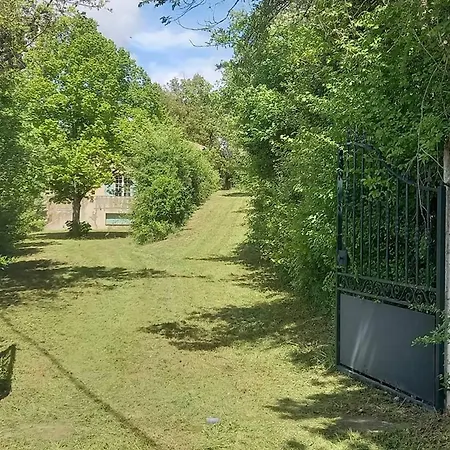Provençale Avec Jardin Et Parking Pour 4 Personnes Près Du Centre De - Fr-1-822-17 * Riez