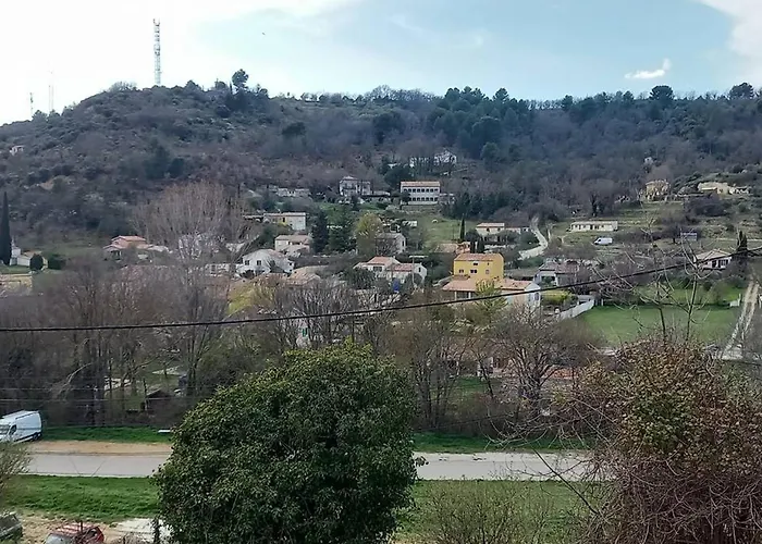 Provençale Avec Jardin Et Parking Pour 4 Personnes Près Du Centre De - Fr-1-822-17 Riez